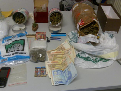 Συνέλαβαν 47χρονη με 1,5 κιλό κάνναβη