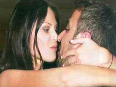 Ρέμος – Μπόσνιακ: Tρυφερές αγκαλιές και φιλιά