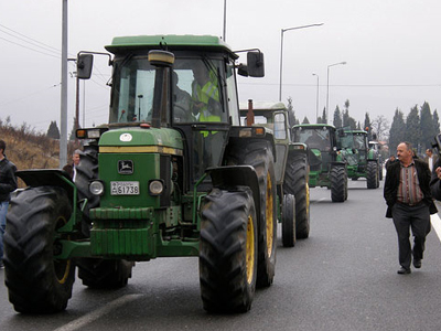 Κλειστή η επαρχιακή οδός Πούντας – Καλαβρύτων από αγρότες