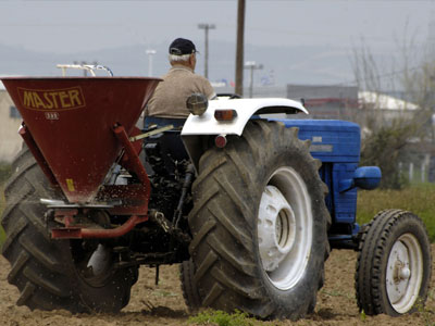 Ευρωπαϊκή «καμπάνα» για παρατυπίες σε αγροτικές δαπάνες