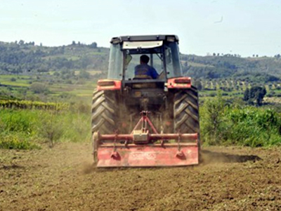 Αγρότης καταπλακώθηκε από τρακτέρ στο Λασίθι