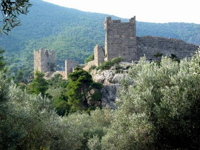 Αναστηλώνεται το φρούριο των Αιγοσθένων