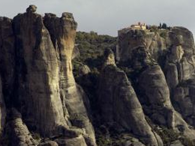 Πέταξε τα ράσα κι άλλος μοναχός στα Μετέωρα