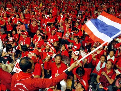 Χιλιάδες διαδήλωσαν εναντίον της κυβέρνησης της Ταϊλάνδης