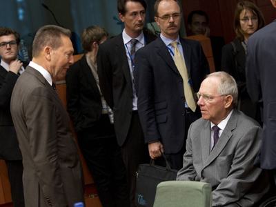 Ολοκληρώθηκε η συνάντηση Στουρνάρα – Σόιμπλε