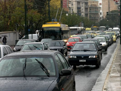 Με προβλήματα η κίνηση στους δρόμους της Αττικής
