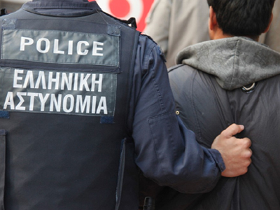 Προσαγωγές μικροπωλητών στην οδό Στουρνάρη