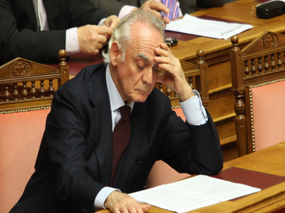 Δεσμεύονται οι λογαριασμοί του Άκη και των τεσσάρων