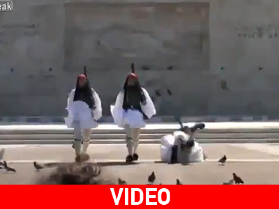 Το ατύχημα του τσολιά στο Σύνταγμα