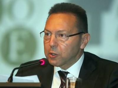 Ο Στουρνάρας ανοίγει τα χαρτιά του