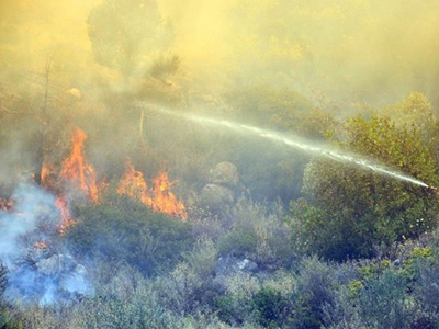 Σε εξέλιξη πυρκαγιά στη Λάρισα