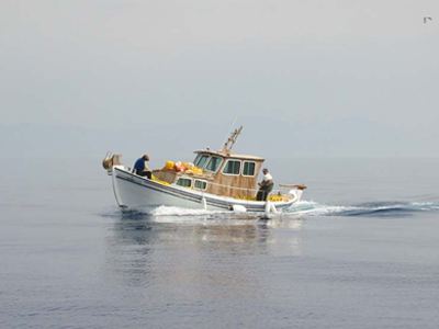 Ανατροπή αλιευτικού σκάφους στη Νάξο