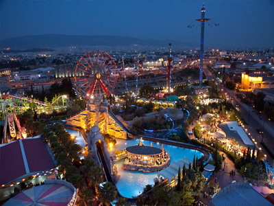 Allou! Fun Park: 10 χρόνια… «τα σπάει»!