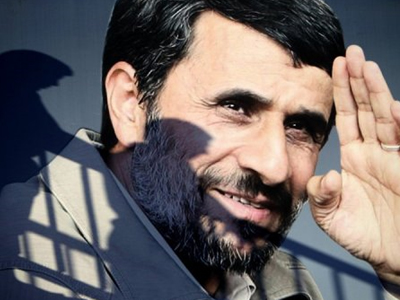 Αχμαντινετζάντ καλεί Πάπα