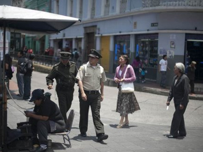 Ισημερινός: Σε διαθεσιμότητα αστυνομικοί για την απόπειρα πραξικοπήματος