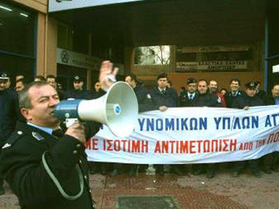 Στους δρόμους και οι αστυνομικοί