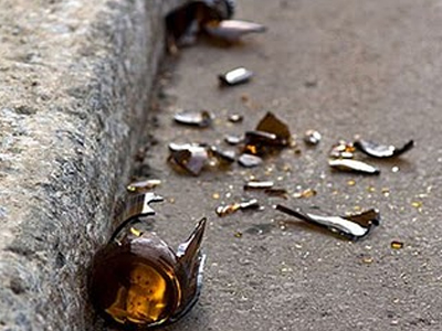 Απόπειρα ληστείας με σπασμένο μπουκάλι