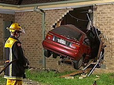 Αυτοκίνητο… προσγειώθηκε στο κρεβάτι του