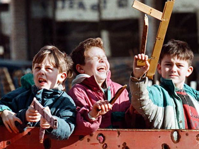 ΣΟΚ: Παιδιά εκπαιδεύθηκαν στη χρήση όπλων στη Ρωσία