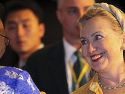 Συνάντηση Κίνας, Ιαπωνίας και ΗΠΑ πρoτείνει η Κλίντον