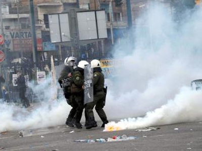 Στο χειρουργείο ανθυπαστυνόμος των ΜΑΤ
