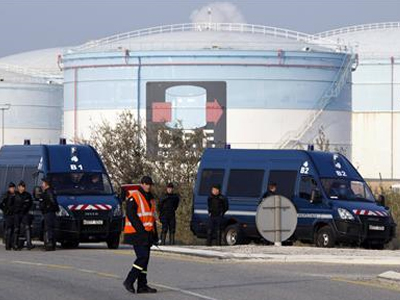 Στερεύει από καύσιμα η Γαλλία