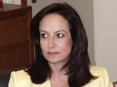 Προβληματισμένη η Διαμαντοπούλου για την αποβολή μαθήτριας στα Χανιά