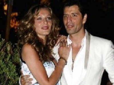 Ανάμεσα σε… δύο άνδρες η Κάτια Ζυγούλη