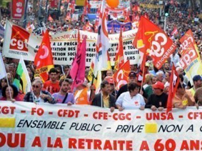 Χρυσώνει το χάπι στους γονείς ο Σαρκοζί