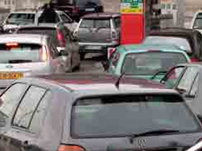 Γαλλία: «Πονοκέφαλος» τα καύσιμα