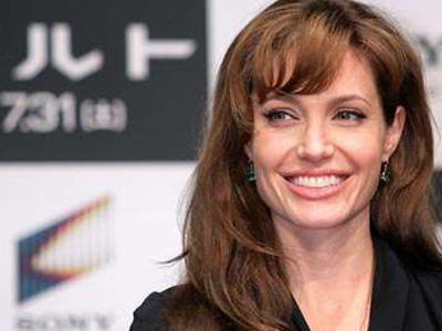 Jolie: Απαντά στους επικριτές της