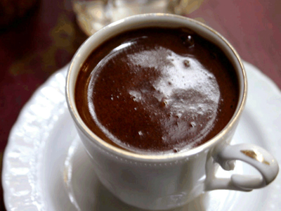 Από βουλευτής… σερβιτόρος