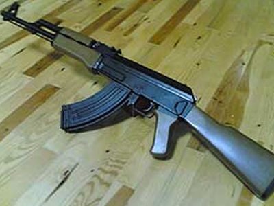 Διπλό «χτύπημα» με καλάσνικοφ