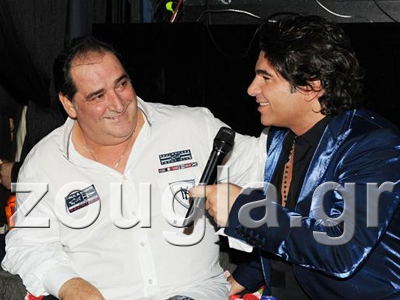 O Βασίλης Καρράς διασκέδασε στον Κουρκούλη