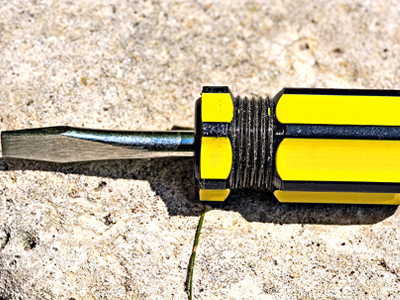 Τραυμάτισαν αλλοδαπό με κατσαβίδι