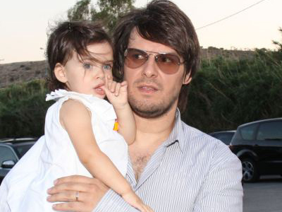 Περιμένοντας τον γιο…