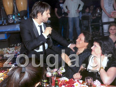 Το ζεύγος Αρβανιτίδη στα μπουζούκια!