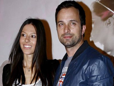 Η Ανθή είναι συνεχώς δίπλα του