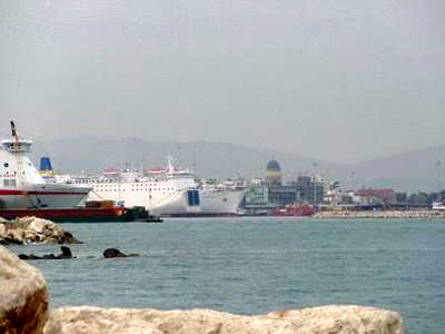 Προσπάθησαν να διαφύγουν με πλαστά έγγραφα