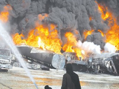 Στις φλόγες 54 φορτηγά του ΝΑΤΟ στο Πακιστάν