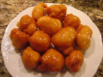 Μέλι με γιαούρτι και λουκουμάδες