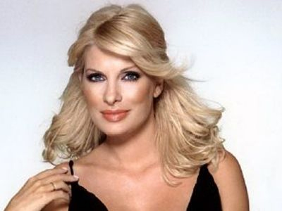 Στην Άνδρο η Ελένη Μενεγάκη