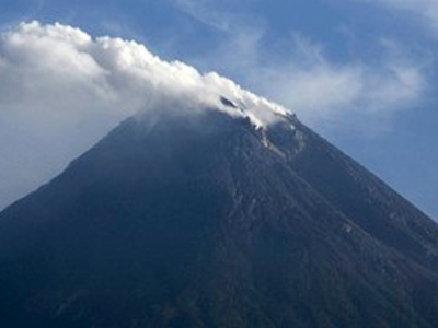 Ινδονησία: Βρυχάται το ηφαίστειο Μεράπι
