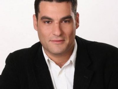 Χάσαμε τον Μανώλη, STOP