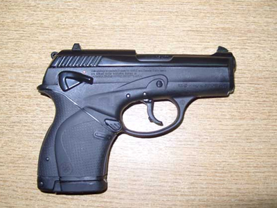 Είχε στην κατοχή του όπλο αστυνομικού