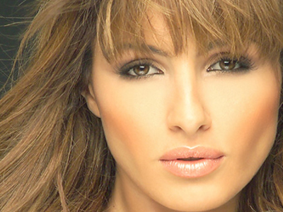 Η Παπαρίζου παντρεύει τον αδελφό της