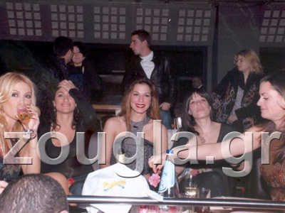 Η Παπουτσάκη στα μπουζούκια