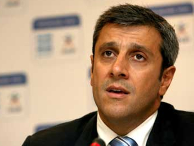 ΑΕΛ: Διαψεύδει επαφές Πηλαδάκη – Δώνη