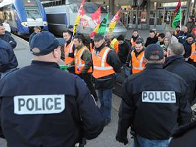 Απεργοί απέκλεισαν το αεροδρόμιο της Μασσαλίας