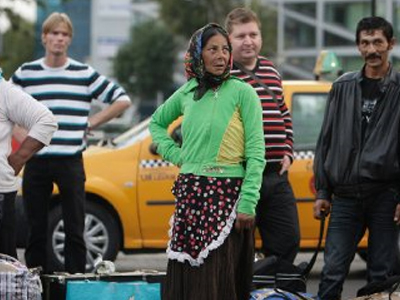 Γαλλική στροφή… προς τους Ρομά